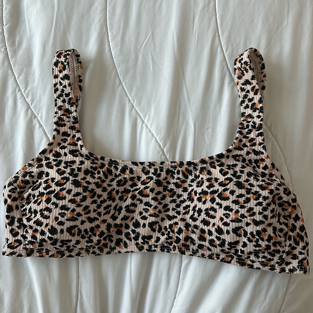 COPY - Cheetah print bikini top size large